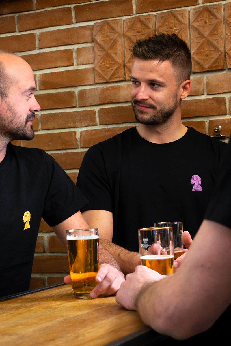 T-shirt pour les 30 ans de l'Amadeus Bar, réalisé par Calea