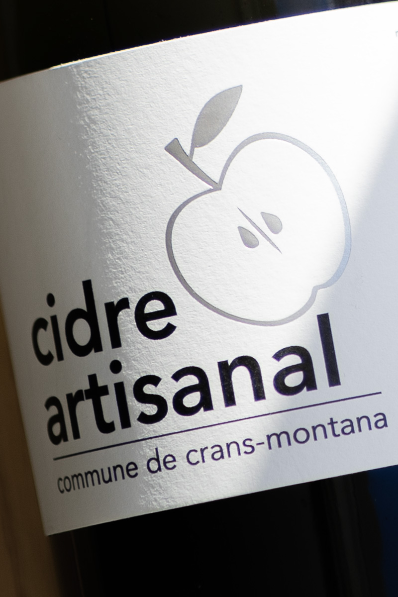 Étiquette pour le cidre de la commune de Crans-Montana, réalisé par Calea